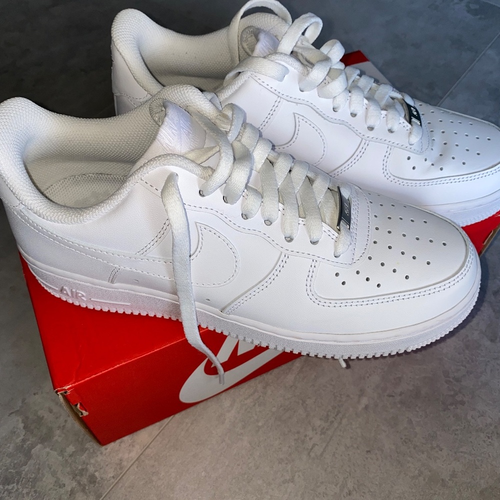 Air Force 1 White Size 8 Unisex